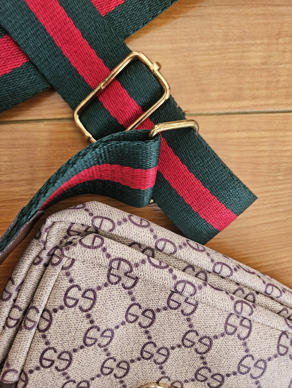 NEW Never Worn Small Fashion Crossbody Bag Handbag with TONS of Storages